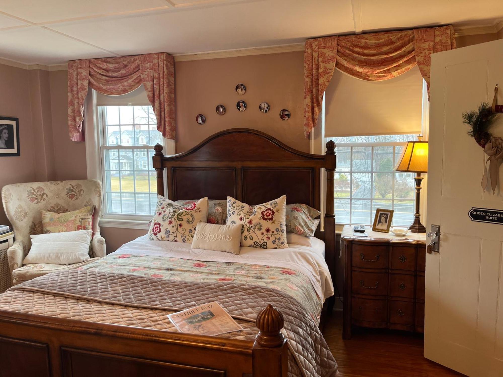 Antique1242 British Bed & Breakfast Enfield Exterior photo